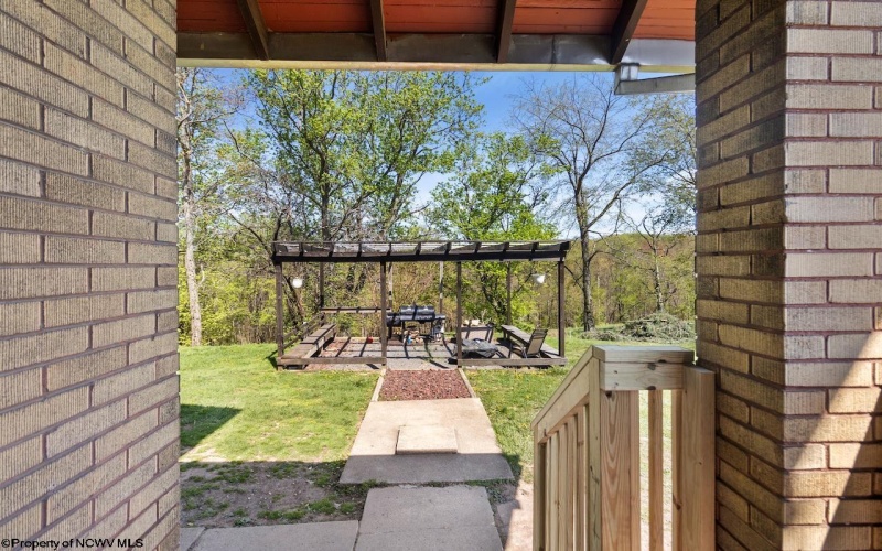 1042 Fort Martin Road, Maidsville, West Virginia 26541, 4 Bedrooms Bedrooms, 7 Rooms Rooms,1 BathroomBathrooms,Single Family Detached,For Sale,Fort Martin,10159152