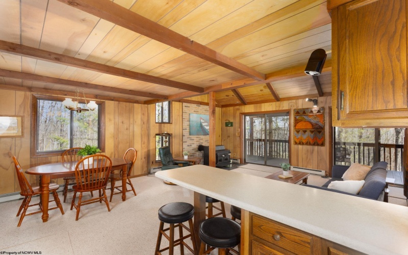 299 Lakeview Drive, Terra Alta, West Virginia 26764, 3 Bedrooms Bedrooms, 8 Rooms Rooms,3 BathroomsBathrooms,Single Family Detached,For Sale,Lakeview,10159174