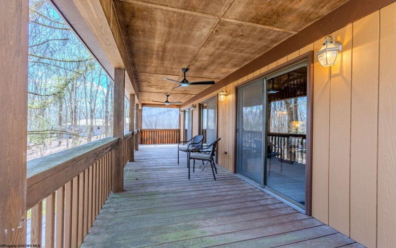 299 Lakeview Drive, Terra Alta, West Virginia 26764, 3 Bedrooms Bedrooms, 8 Rooms Rooms,3 BathroomsBathrooms,Single Family Detached,For Sale,Lakeview,10159174