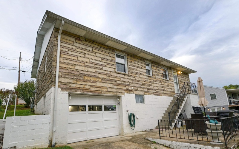 1108 Katherine Street, Fairmont, West Virginia 26554, 3 Bedrooms Bedrooms, 9 Rooms Rooms,1 BathroomBathrooms,Single Family Detached,For Sale,Katherine,10159177