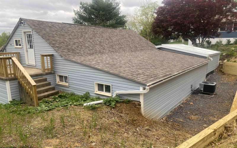 106 Stonewall Road, Fairmont, West Virginia 26554-1937, 4 Bedrooms Bedrooms, 9 Rooms Rooms,3 BathroomsBathrooms,Single Family Detached,For Sale,Stonewall,10159182