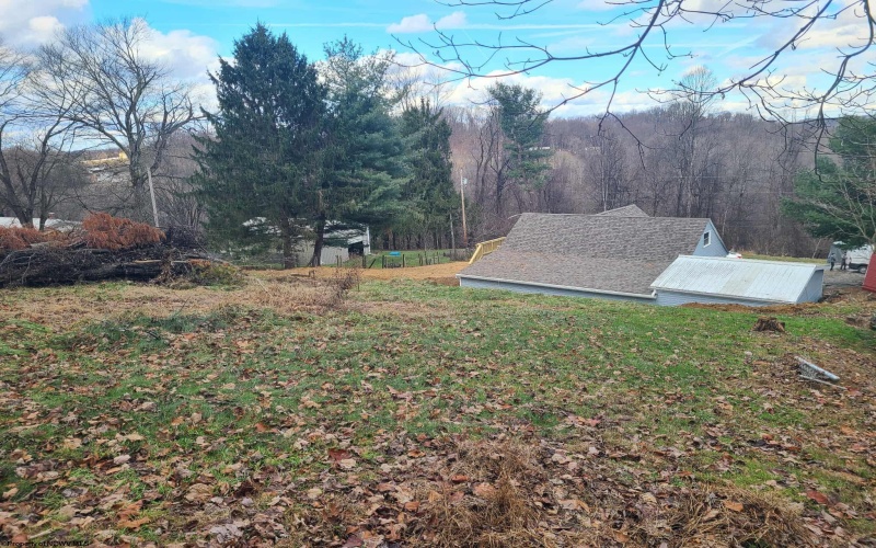 106 Stonewall Road, Fairmont, West Virginia 26554-1937, 4 Bedrooms Bedrooms, 9 Rooms Rooms,3 BathroomsBathrooms,Single Family Detached,For Sale,Stonewall,10159182