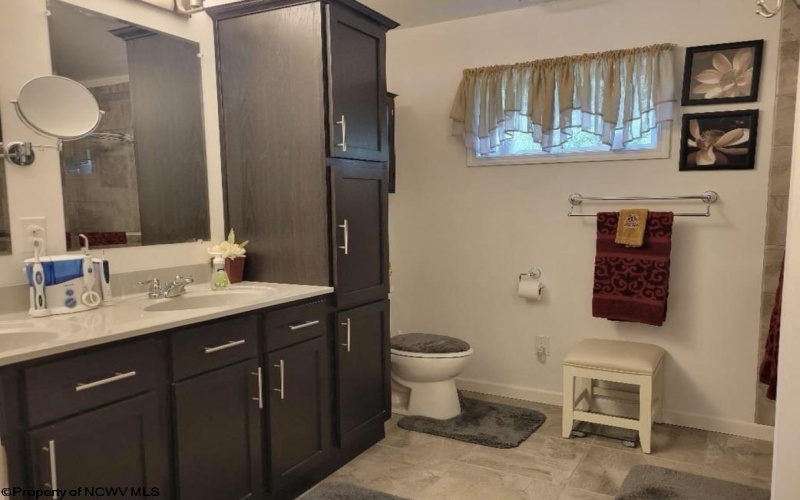 110 Silverbrook Lane, Bridgeport, West Virginia 26330, 5 Bedrooms Bedrooms, 10 Rooms Rooms,3 BathroomsBathrooms,Single Family Detached,For Sale,Silverbrook,10159199
