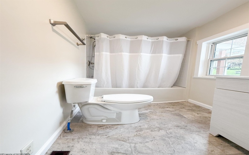 125 Long Street, Grafton, West Virginia 26354, 2 Bedrooms Bedrooms, 7 Rooms Rooms,2 BathroomsBathrooms,Single Family Detached,For Sale,Long,10159188