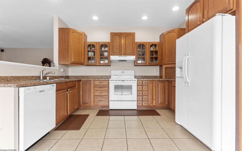 208 Paradise Circle, Morgantown, West Virginia 26508, 5 Bedrooms Bedrooms, 9 Rooms Rooms,4 BathroomsBathrooms,Single Family Detached,For Sale,Paradise,10159195