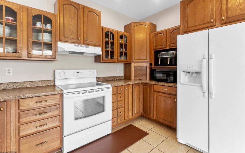 208 Paradise Circle, Morgantown, West Virginia 26508, 5 Bedrooms Bedrooms, 9 Rooms Rooms,4 BathroomsBathrooms,Single Family Detached,For Sale,Paradise,10159195