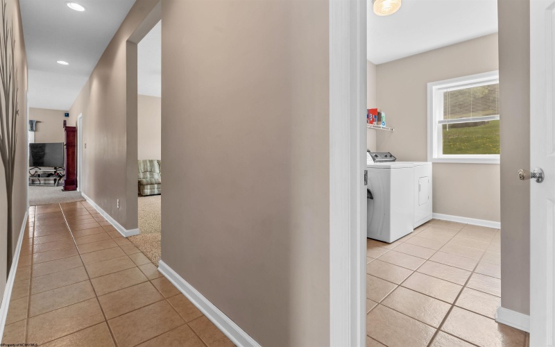 208 Paradise Circle, Morgantown, West Virginia 26508, 5 Bedrooms Bedrooms, 9 Rooms Rooms,4 BathroomsBathrooms,Single Family Detached,For Sale,Paradise,10159195