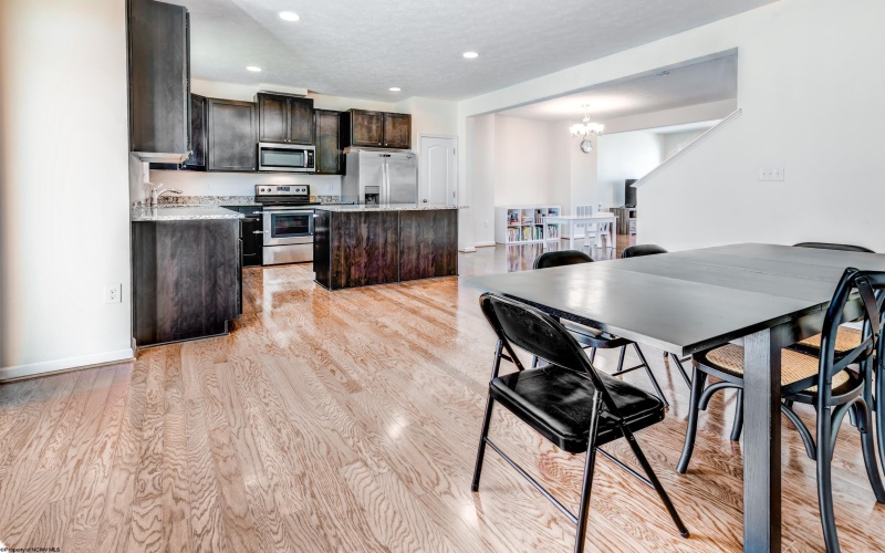 3005 Sun View, Morgantown, West Virginia 26505, 3 Bedrooms Bedrooms, 9 Rooms Rooms,3 BathroomsBathrooms,Single Family Attached,For Sale,Sun,10159219
