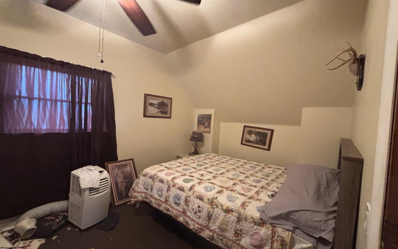 108 Woodland Avenue, Clarksburg, West Virginia 26301-4038, 3 Bedrooms Bedrooms, 6 Rooms Rooms,2 BathroomsBathrooms,Single Family Detached,For Sale,Woodland,10159218