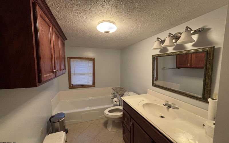 108 Woodland Avenue, Clarksburg, West Virginia 26301-4038, 3 Bedrooms Bedrooms, 6 Rooms Rooms,2 BathroomsBathrooms,Single Family Detached,For Sale,Woodland,10159218