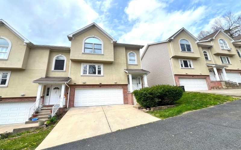 106 Cadet Court, Morgantown, West Virginia 26508, 3 Bedrooms Bedrooms, 7 Rooms Rooms,3 BathroomsBathrooms,Residential Rentals,For Rent,Cadet,10159206