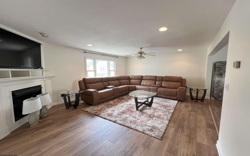 106 Cadet Court, Morgantown, West Virginia 26508, 3 Bedrooms Bedrooms, 7 Rooms Rooms,3 BathroomsBathrooms,Residential Rentals,For Rent,Cadet,10159206