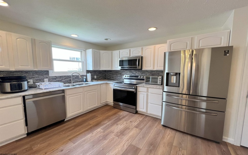 106 Cadet Court, Morgantown, West Virginia 26508, 3 Bedrooms Bedrooms, 7 Rooms Rooms,3 BathroomsBathrooms,Residential Rentals,For Rent,Cadet,10159206