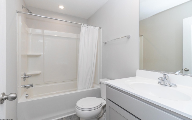 20 Dover Court, Bridgeport, West Virginia 26330, 3 Bedrooms Bedrooms, 6 Rooms Rooms,3 BathroomsBathrooms,Residential Rentals,For Rent,Dover,10159213