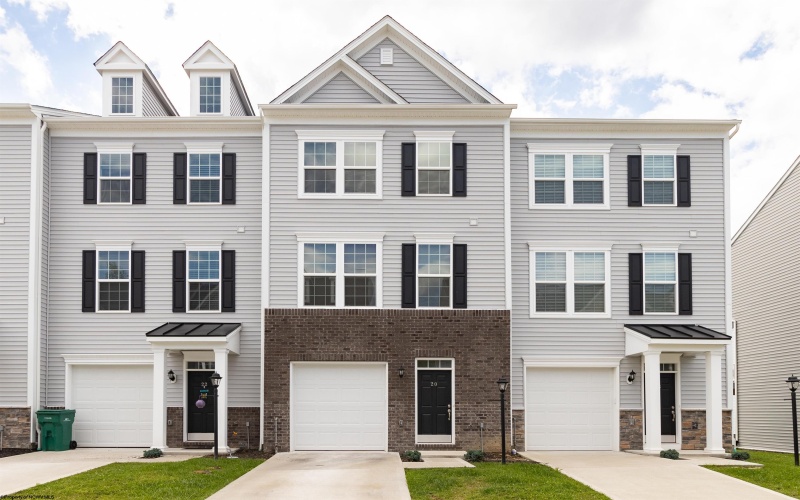 20 Dover Court, Bridgeport, West Virginia 26330, 3 Bedrooms Bedrooms, 6 Rooms Rooms,3 BathroomsBathrooms,Residential Rentals,For Rent,Dover,10159213