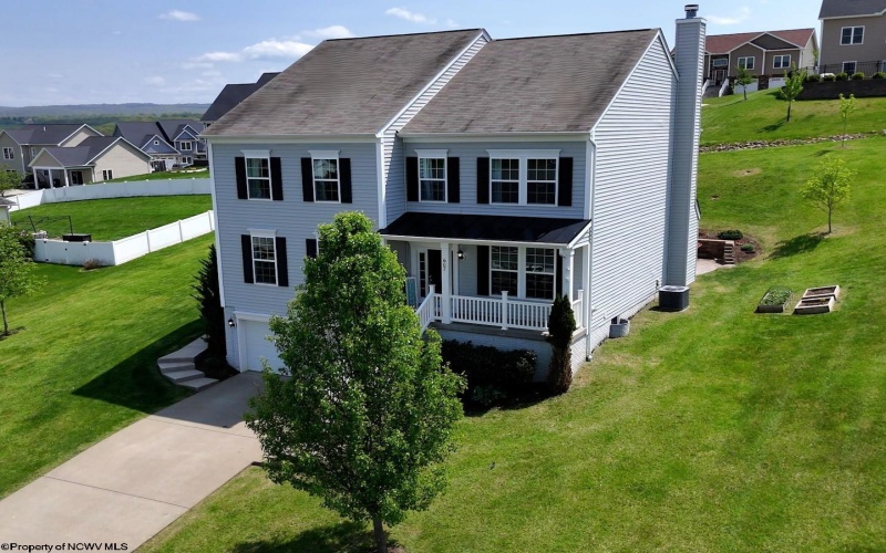 607 Hayfield Street, Morgantown, West Virginia 26508, 4 Bedrooms Bedrooms, 9 Rooms Rooms,3 BathroomsBathrooms,Single Family Detached,For Sale,Hayfield,10159217