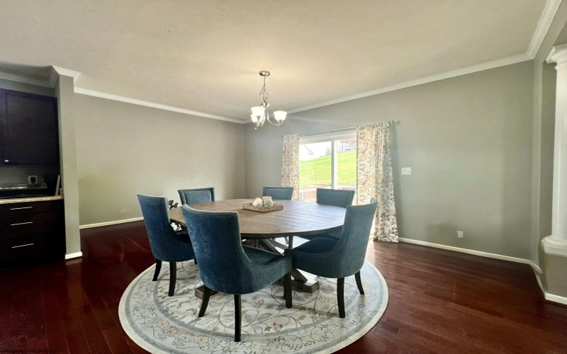 607 Hayfield Street, Morgantown, West Virginia 26508, 4 Bedrooms Bedrooms, 9 Rooms Rooms,3 BathroomsBathrooms,Single Family Detached,For Sale,Hayfield,10159217