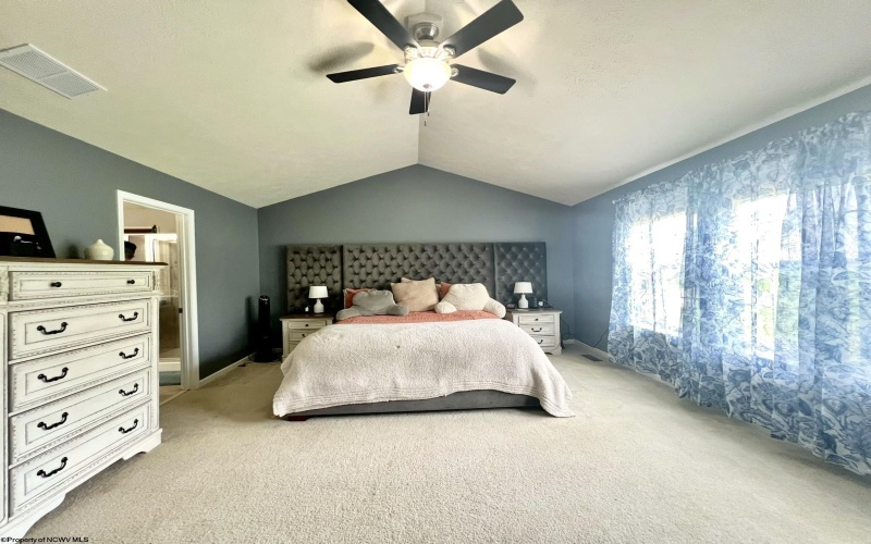 607 Hayfield Street, Morgantown, West Virginia 26508, 4 Bedrooms Bedrooms, 9 Rooms Rooms,3 BathroomsBathrooms,Single Family Detached,For Sale,Hayfield,10159217