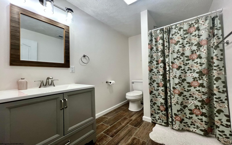 607 Hayfield Street, Morgantown, West Virginia 26508, 4 Bedrooms Bedrooms, 9 Rooms Rooms,3 BathroomsBathrooms,Single Family Detached,For Sale,Hayfield,10159217