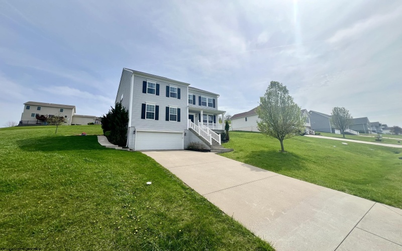 607 Hayfield Street, Morgantown, West Virginia 26508, 4 Bedrooms Bedrooms, 9 Rooms Rooms,3 BathroomsBathrooms,Single Family Detached,For Sale,Hayfield,10159217