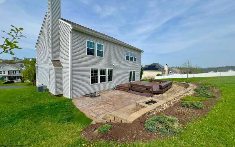 607 Hayfield Street, Morgantown, West Virginia 26508, 4 Bedrooms Bedrooms, 9 Rooms Rooms,3 BathroomsBathrooms,Single Family Detached,For Sale,Hayfield,10159217