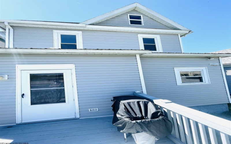 520 Mount Vernon Avenue, Fairmont, West Virginia 26554-5555, 3 Bedrooms Bedrooms, 9 Rooms Rooms,1 BathroomBathrooms,Single Family Detached,For Sale,Mount Vernon,10159223