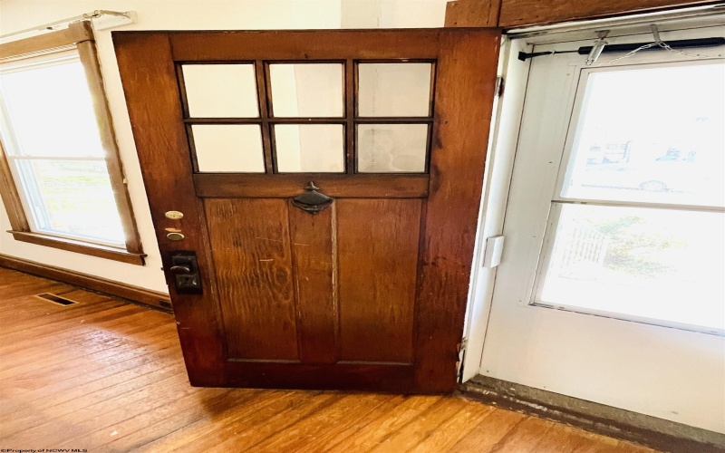 520 Mount Vernon Avenue, Fairmont, West Virginia 26554-5555, 3 Bedrooms Bedrooms, 9 Rooms Rooms,1 BathroomBathrooms,Single Family Detached,For Sale,Mount Vernon,10159223