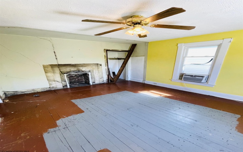 520 Mount Vernon Avenue, Fairmont, West Virginia 26554-5555, 3 Bedrooms Bedrooms, 9 Rooms Rooms,1 BathroomBathrooms,Single Family Detached,For Sale,Mount Vernon,10159223