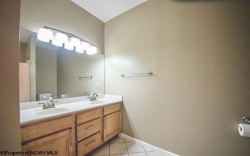 115 Fountain View Drive, Morgantown, West Virginia 26505, 2 Bedrooms Bedrooms, 5 Rooms Rooms,2 BathroomsBathrooms,Single Family Attached,For Sale,Fountain View,10159222