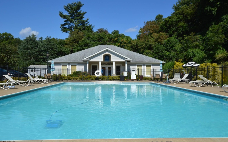 115 Fountain View Drive, Morgantown, West Virginia 26505, 2 Bedrooms Bedrooms, 5 Rooms Rooms,2 BathroomsBathrooms,Single Family Attached,For Sale,Fountain View,10159222
