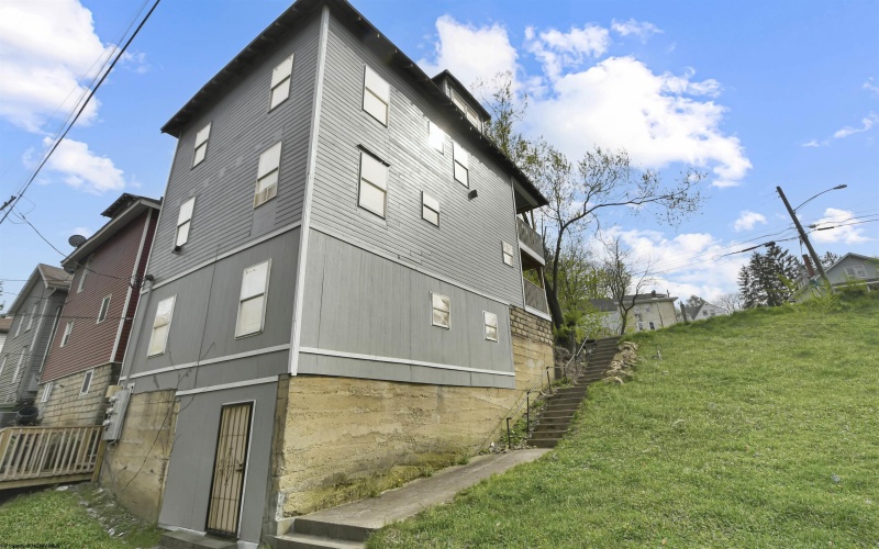 629 Brockway Avenue, Morgantown, West Virginia 26501, ,Multi-unit/income,For Sale,Brockway,10159224