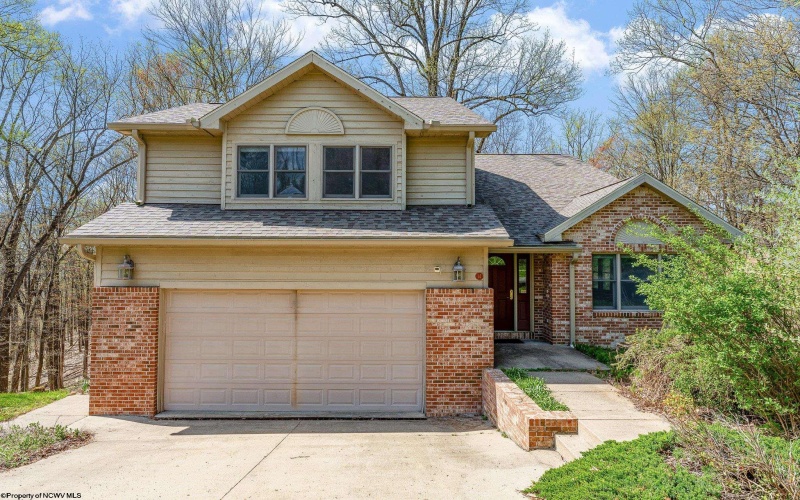 14 Chasewood Lane, Morgantown, West Virginia 26508, 4 Bedrooms Bedrooms, 9 Rooms Rooms,2 BathroomsBathrooms,Single Family Detached,For Sale,Chasewood,10159238