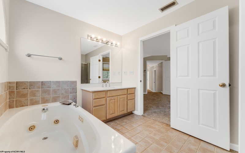 14 Chasewood Lane, Morgantown, West Virginia 26508, 4 Bedrooms Bedrooms, 9 Rooms Rooms,2 BathroomsBathrooms,Single Family Detached,For Sale,Chasewood,10159238