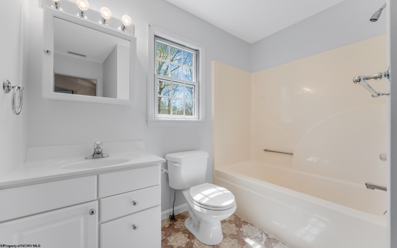 14 Chasewood Lane, Morgantown, West Virginia 26508, 4 Bedrooms Bedrooms, 9 Rooms Rooms,2 BathroomsBathrooms,Single Family Detached,For Sale,Chasewood,10159238