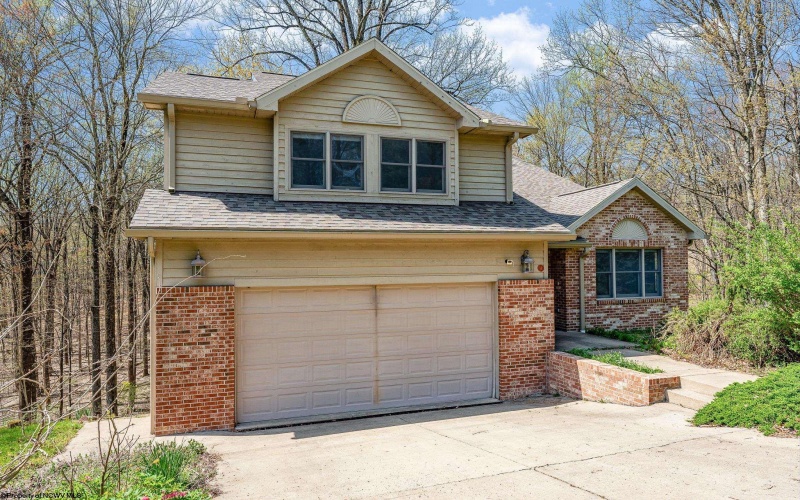 14 Chasewood Lane, Morgantown, West Virginia 26508, 4 Bedrooms Bedrooms, 9 Rooms Rooms,2 BathroomsBathrooms,Single Family Detached,For Sale,Chasewood,10159238