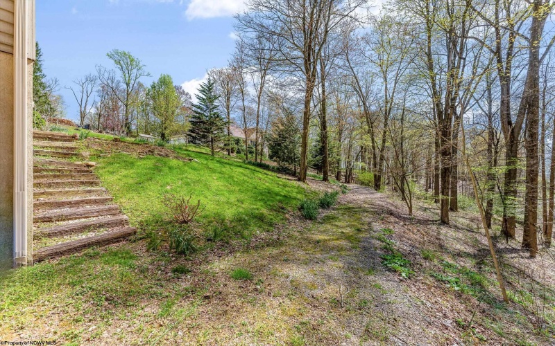 14 Chasewood Lane, Morgantown, West Virginia 26508, 4 Bedrooms Bedrooms, 9 Rooms Rooms,2 BathroomsBathrooms,Single Family Detached,For Sale,Chasewood,10159238