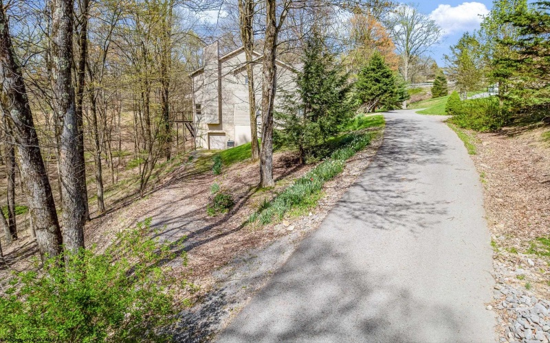 14 Chasewood Lane, Morgantown, West Virginia 26508, 4 Bedrooms Bedrooms, 9 Rooms Rooms,2 BathroomsBathrooms,Single Family Detached,For Sale,Chasewood,10159238