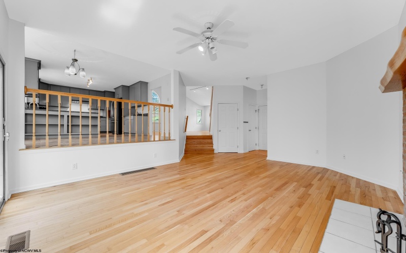 14 Chasewood Lane, Morgantown, West Virginia 26508, 4 Bedrooms Bedrooms, 9 Rooms Rooms,2 BathroomsBathrooms,Single Family Detached,For Sale,Chasewood,10159238
