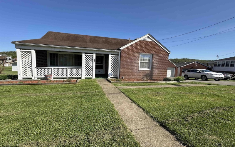 172 Seneca Drive, Clarksburg, West Virginia 26301, 3 Bedrooms Bedrooms, 6 Rooms Rooms,2 BathroomsBathrooms,Single Family Detached,For Sale,Seneca,10159231