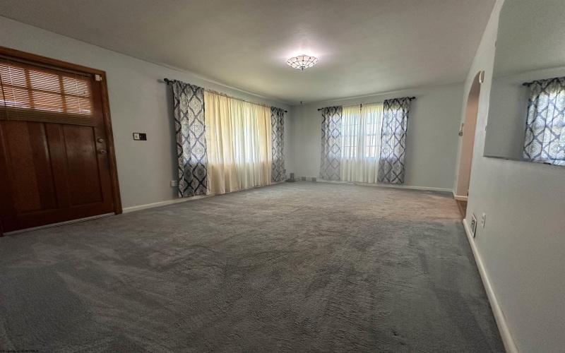 172 Seneca Drive, Clarksburg, West Virginia 26301, 3 Bedrooms Bedrooms, 6 Rooms Rooms,2 BathroomsBathrooms,Single Family Detached,For Sale,Seneca,10159231