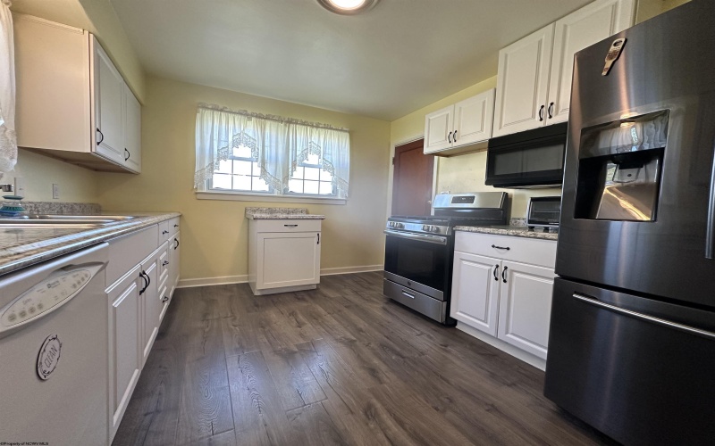 172 Seneca Drive, Clarksburg, West Virginia 26301, 3 Bedrooms Bedrooms, 6 Rooms Rooms,2 BathroomsBathrooms,Single Family Detached,For Sale,Seneca,10159231