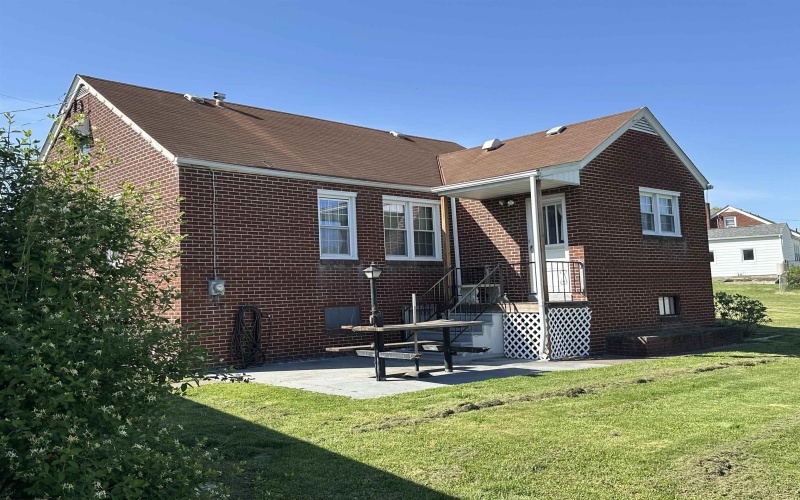 172 Seneca Drive, Clarksburg, West Virginia 26301, 3 Bedrooms Bedrooms, 6 Rooms Rooms,2 BathroomsBathrooms,Single Family Detached,For Sale,Seneca,10159231