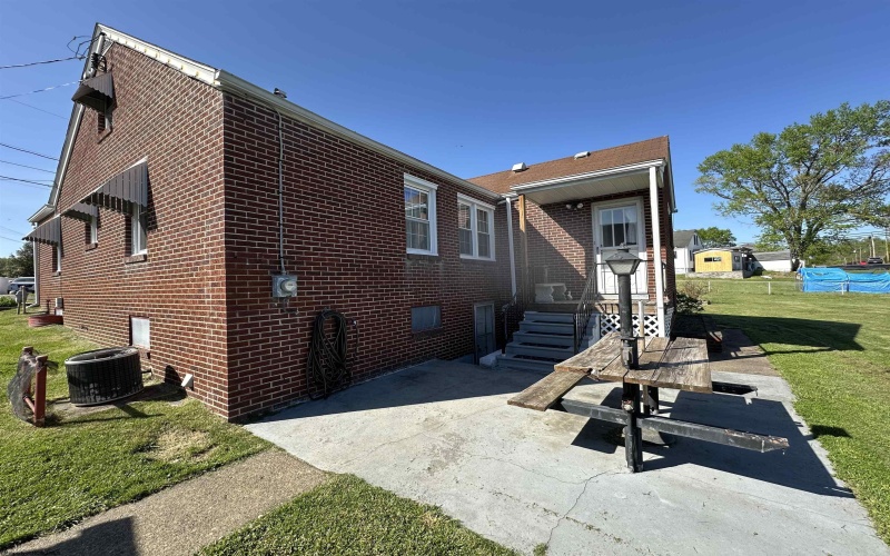 172 Seneca Drive, Clarksburg, West Virginia 26301, 3 Bedrooms Bedrooms, 6 Rooms Rooms,2 BathroomsBathrooms,Single Family Detached,For Sale,Seneca,10159231