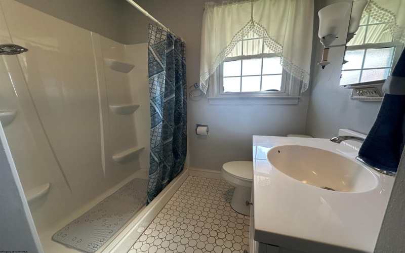 172 Seneca Drive, Clarksburg, West Virginia 26301, 3 Bedrooms Bedrooms, 6 Rooms Rooms,2 BathroomsBathrooms,Single Family Detached,For Sale,Seneca,10159231