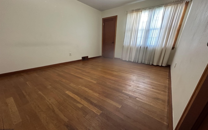 172 Seneca Drive, Clarksburg, West Virginia 26301, 3 Bedrooms Bedrooms, 6 Rooms Rooms,2 BathroomsBathrooms,Single Family Detached,For Sale,Seneca,10159231