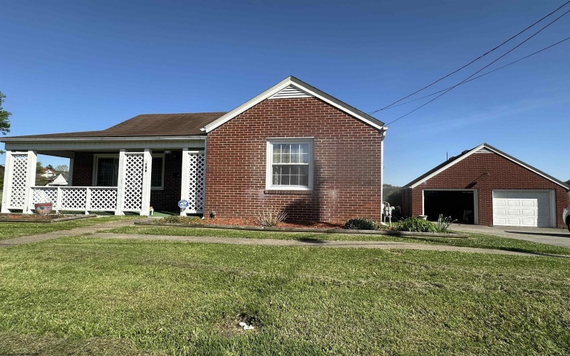 172 Seneca Drive, Clarksburg, West Virginia 26301, 3 Bedrooms Bedrooms, 6 Rooms Rooms,2 BathroomsBathrooms,Single Family Detached,For Sale,Seneca,10159231