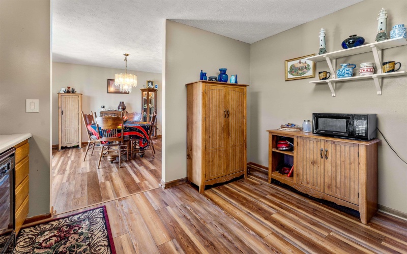1418 Brockton Drive, Morgantown, West Virginia 26508, 3 Bedrooms Bedrooms, 8 Rooms Rooms,2 BathroomsBathrooms,Single Family Detached,For Sale,Brockton,10159228