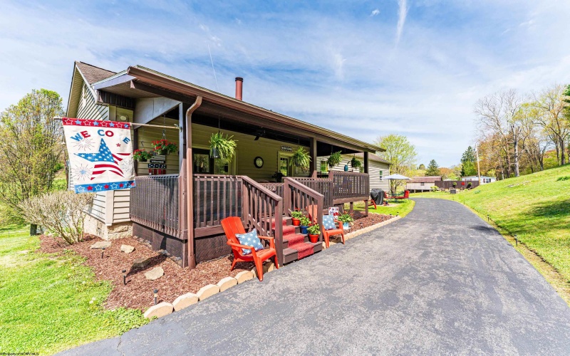 1252 Monumental Road, Fairmont, West Virginia 26554, 3 Bedrooms Bedrooms, 7 Rooms Rooms,2 BathroomsBathrooms,Single Family Detached,For Sale,Monumental,10159226