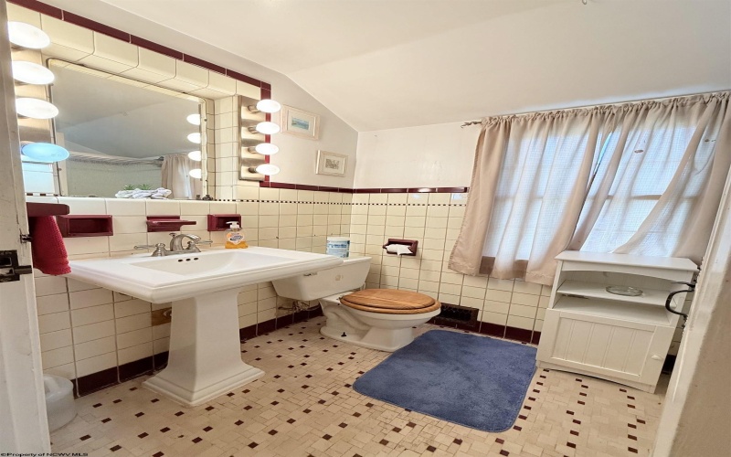114 Pike Street, Grafton, West Virginia 26354, 2 Bedrooms Bedrooms, 5 Rooms Rooms,1 BathroomBathrooms,Single Family Detached,For Sale,Pike,10159229