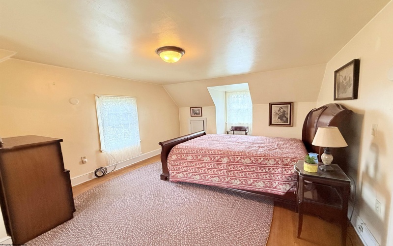 114 Pike Street, Grafton, West Virginia 26354, 2 Bedrooms Bedrooms, 5 Rooms Rooms,1 BathroomBathrooms,Single Family Detached,For Sale,Pike,10159229